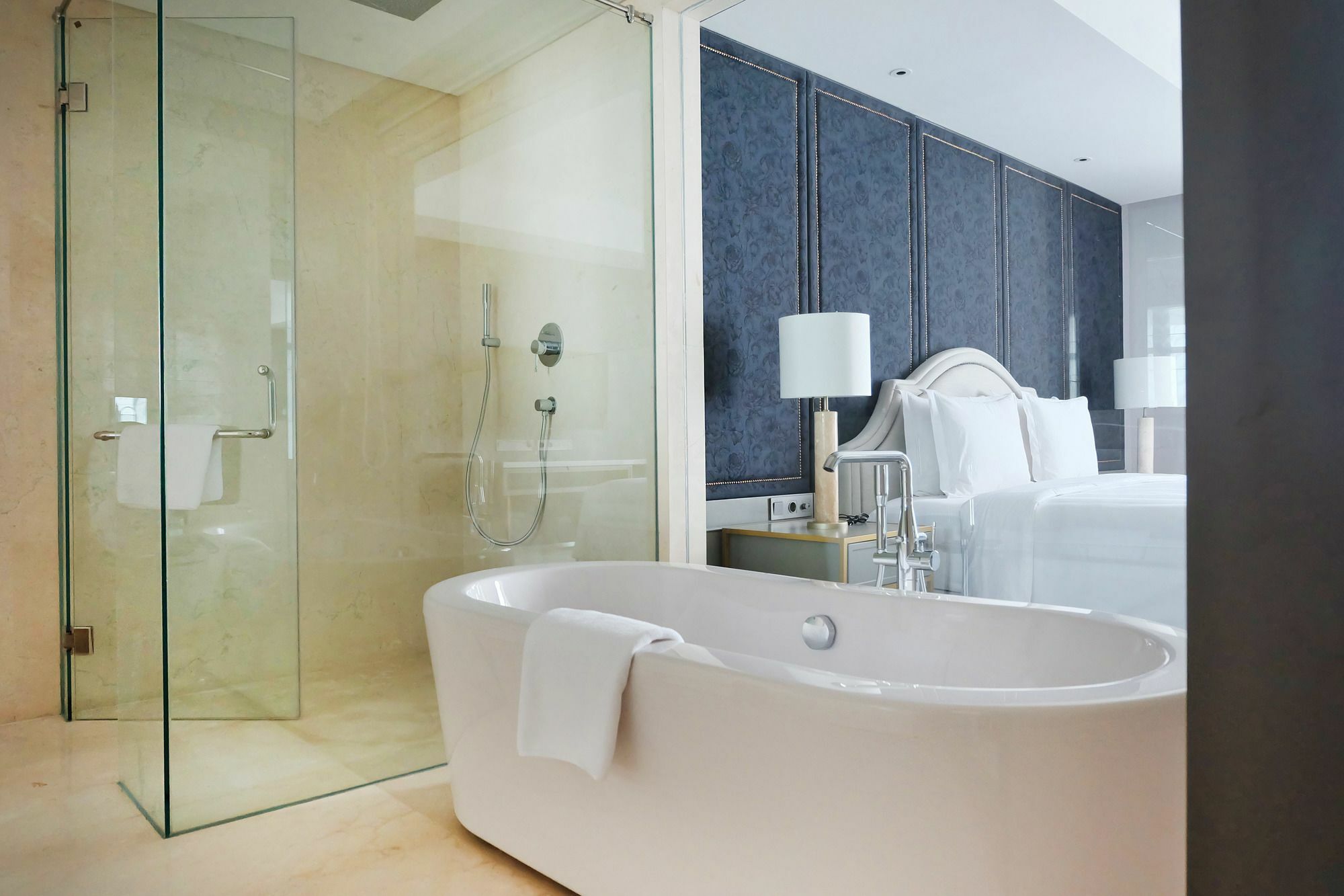 Goodrich Suites, ARTOTEL Portfolio Jakarta Exterior foto